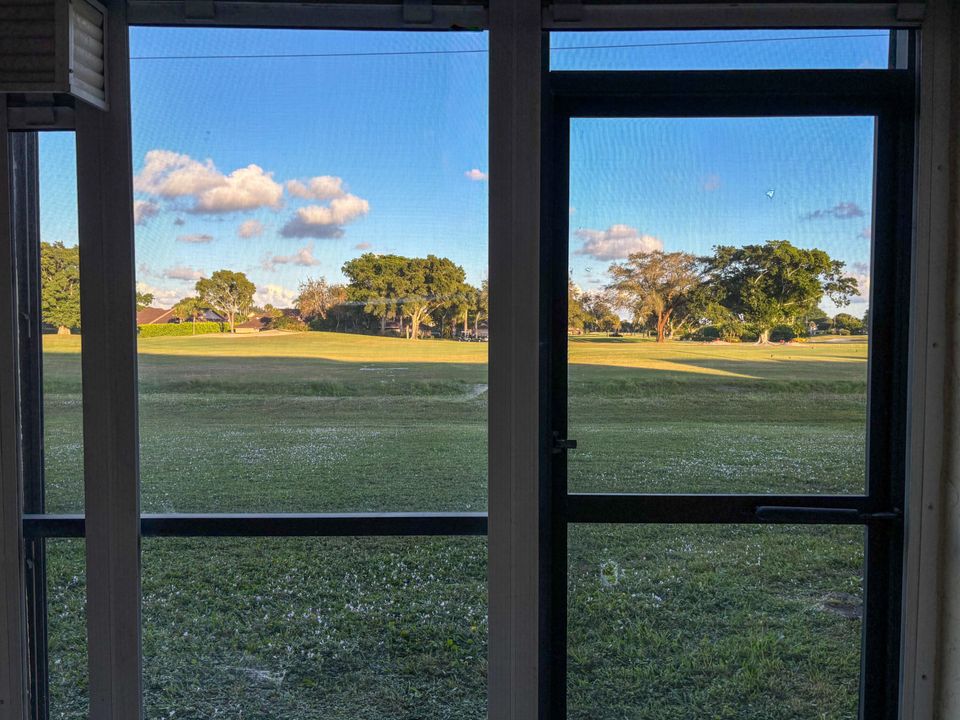 For Sale: $229,990 (2 beds, 2 baths, 1186 Square Feet)