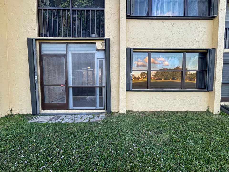 For Sale: $229,990 (2 beds, 2 baths, 1186 Square Feet)