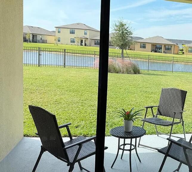 En Venta: $446,000 (4 camas, 2 baños, 1828 Pies cuadrados)