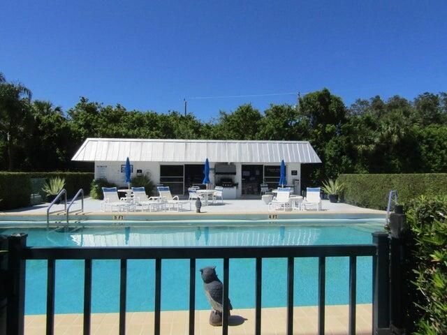 For Rent: $1,450 (1 beds, 1 baths, 619 Square Feet)