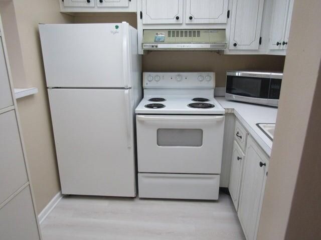 For Rent: $1,450 (1 beds, 1 baths, 619 Square Feet)