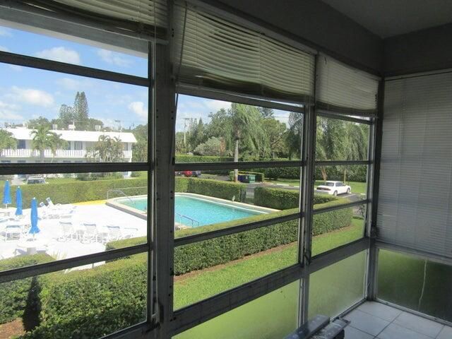 For Rent: $1,450 (1 beds, 1 baths, 619 Square Feet)