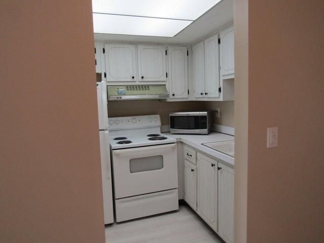 For Rent: $1,450 (1 beds, 1 baths, 619 Square Feet)