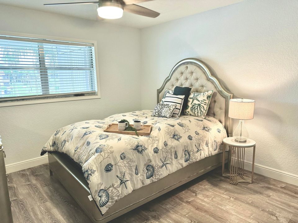 For Rent: $2,000 (2 beds, 2 baths, 880 Square Feet)