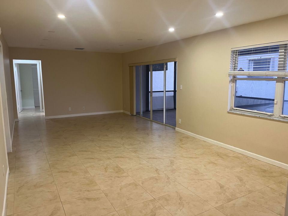 For Rent: $2,900 (3 beds, 2 baths, 1433 Square Feet)