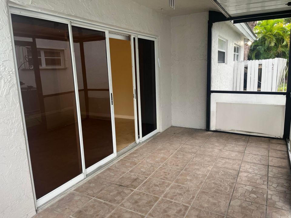 For Rent: $2,900 (3 beds, 2 baths, 1433 Square Feet)