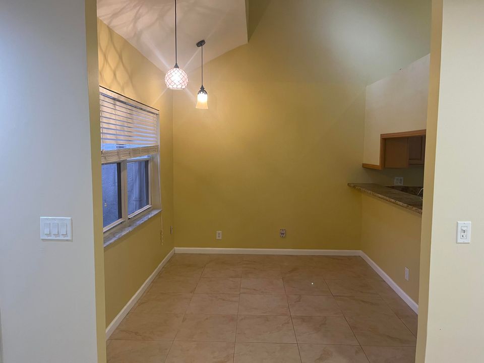 For Rent: $2,900 (3 beds, 2 baths, 1433 Square Feet)