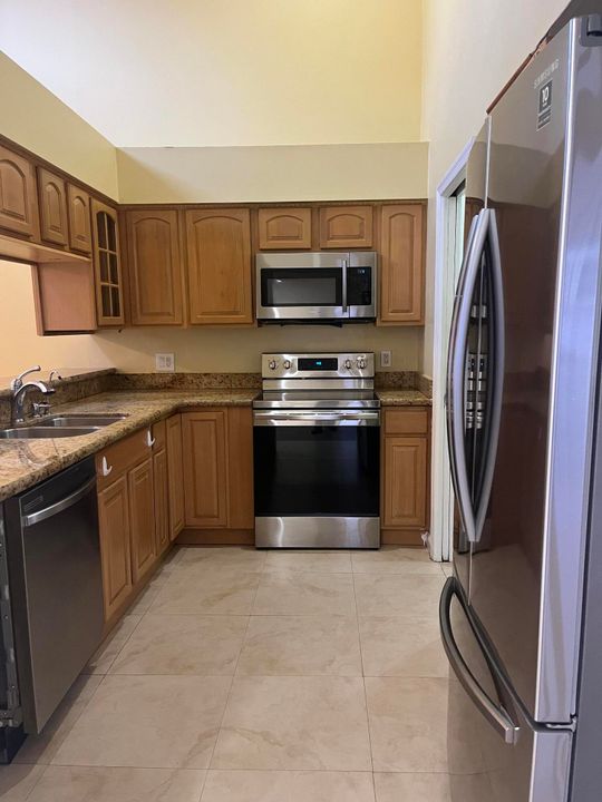 For Rent: $2,900 (3 beds, 2 baths, 1433 Square Feet)