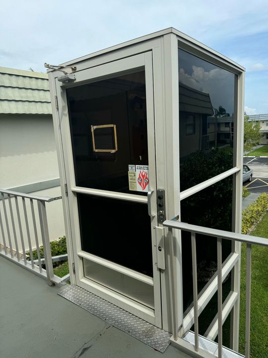 For Rent: $2,000 (2 beds, 2 baths, 880 Square Feet)