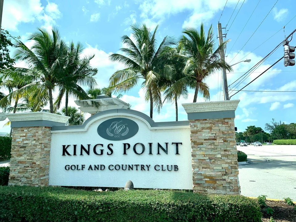 For Rent: $2,000 (2 beds, 2 baths, 880 Square Feet)