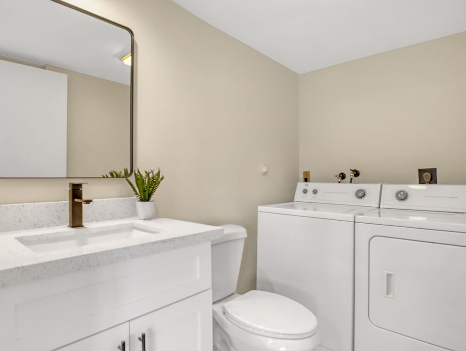 На продажу: $288,000 (2 спален, 2 ванн, 1288 Квадратных фут)