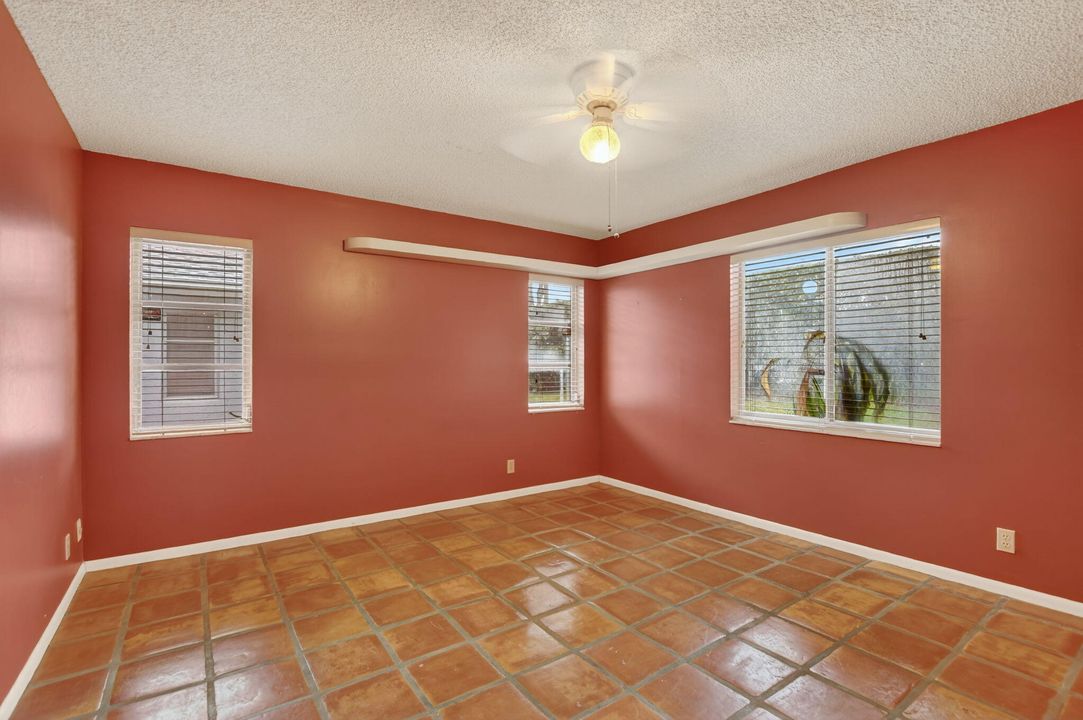 For Sale: $189,900 (2 beds, 2 baths, 1162 Square Feet)