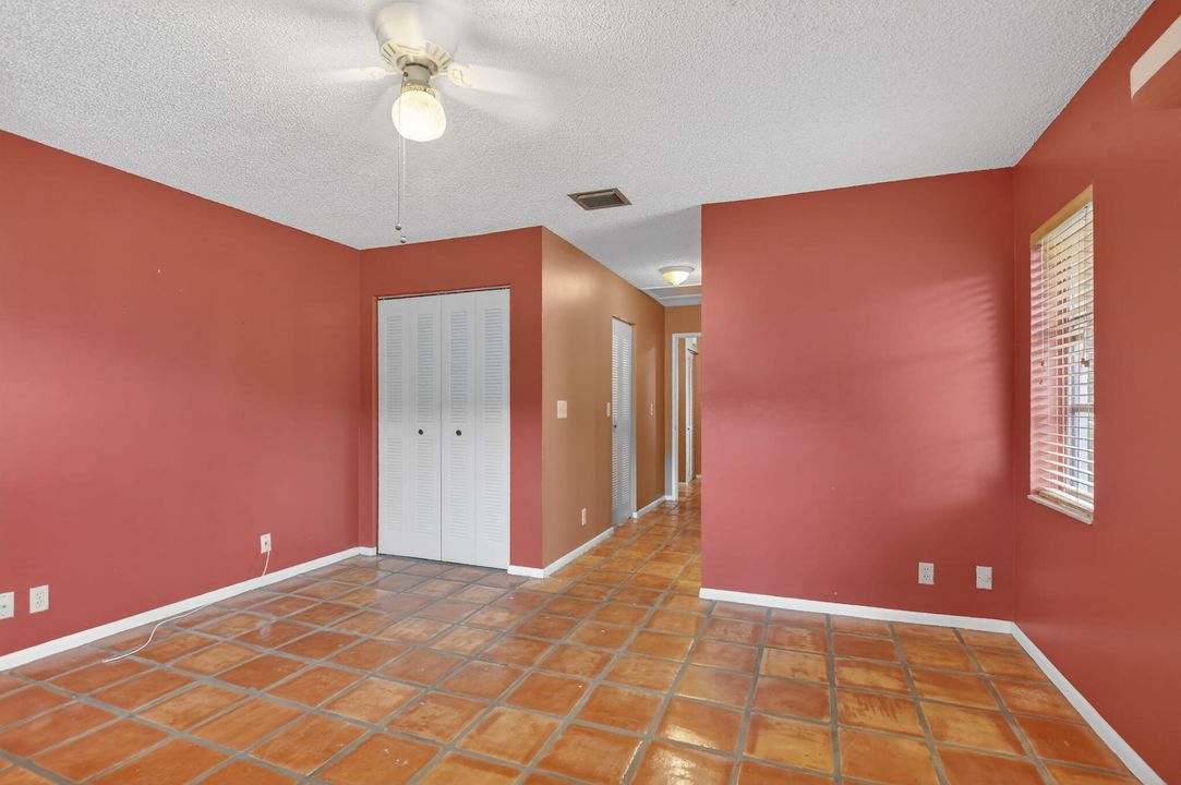 For Sale: $189,900 (2 beds, 2 baths, 1162 Square Feet)