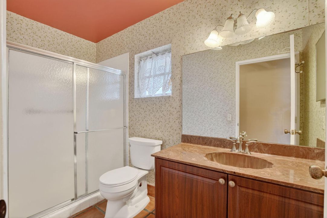 For Sale: $189,900 (2 beds, 2 baths, 1162 Square Feet)