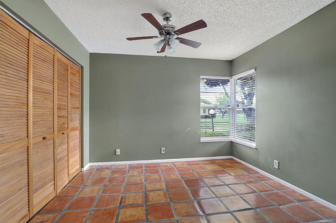 For Sale: $189,900 (2 beds, 2 baths, 1162 Square Feet)