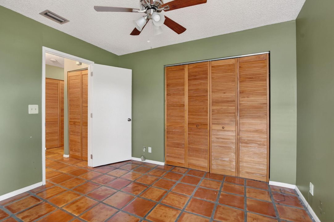 For Sale: $189,900 (2 beds, 2 baths, 1162 Square Feet)