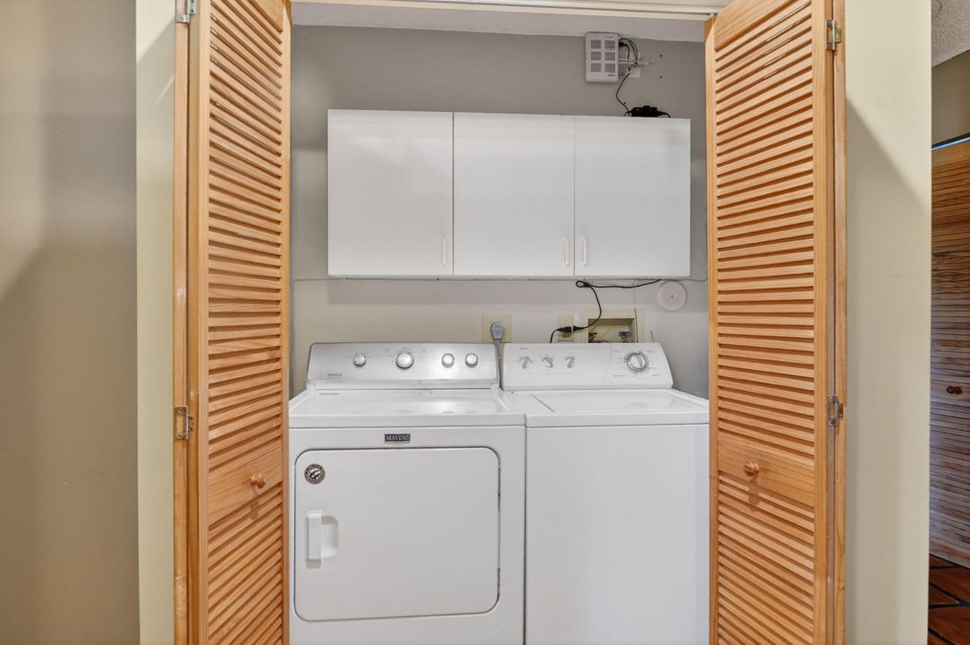 For Sale: $189,900 (2 beds, 2 baths, 1162 Square Feet)