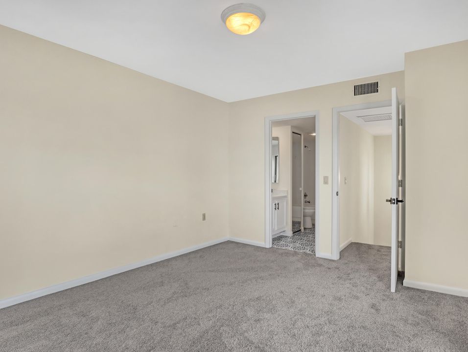 На продажу: $288,000 (2 спален, 2 ванн, 1288 Квадратных фут)