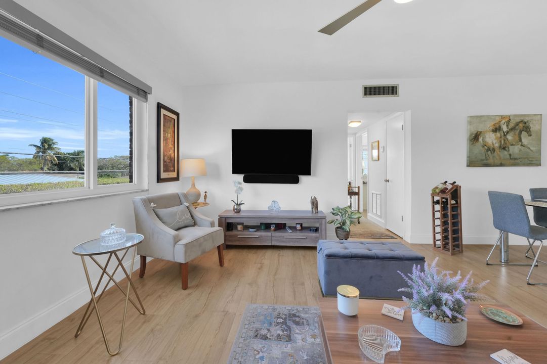 En Renta: $1,600 (2 camas, 1 baños, 840 Pies cuadrados)