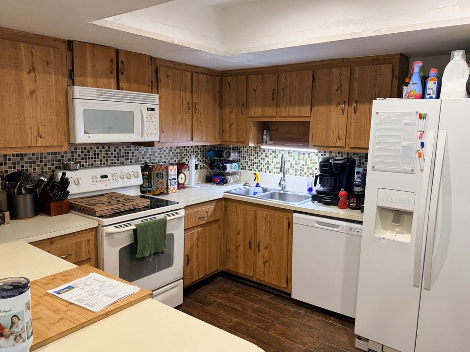 For Sale: $317,500 (3 beds, 2 baths, 1622 Square Feet)