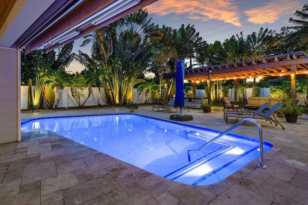 For Sale: $3,895,000 (4 beds, 4 baths, 3078 Square Feet)