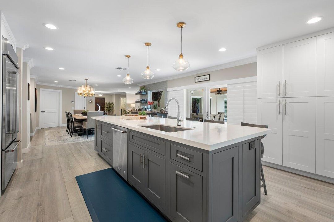 For Sale: $3,895,000 (4 beds, 4 baths, 3078 Square Feet)