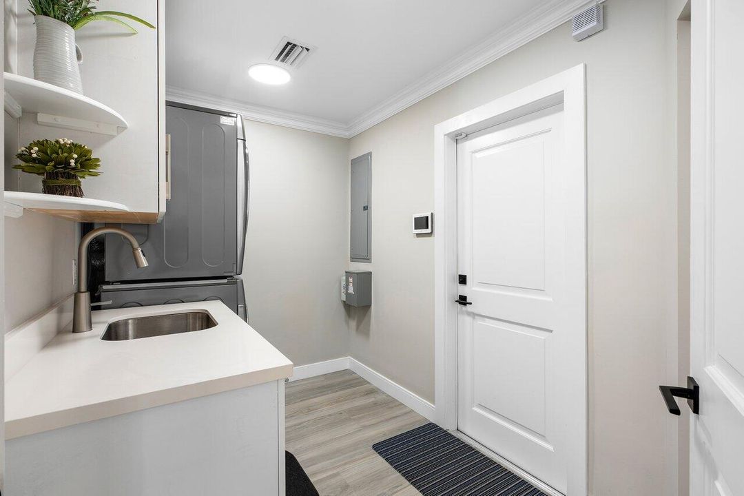 For Sale: $3,895,000 (4 beds, 4 baths, 3078 Square Feet)