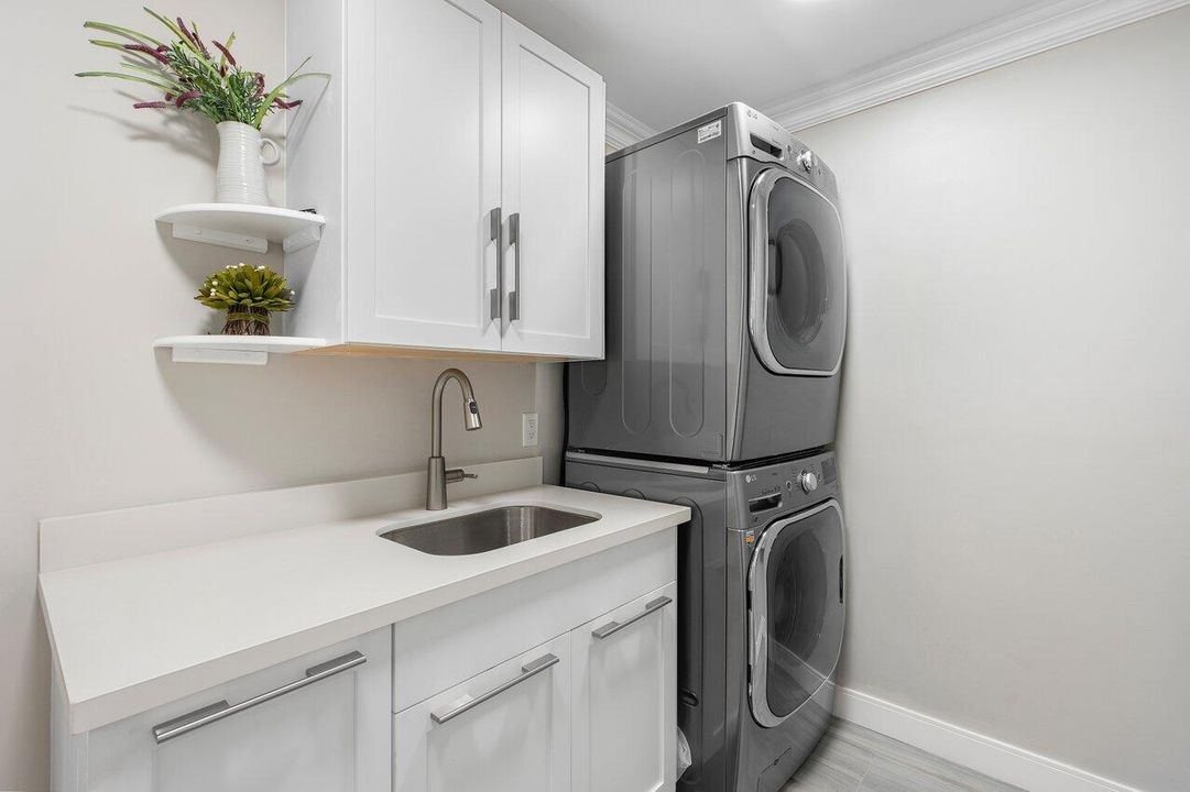 For Sale: $3,895,000 (4 beds, 4 baths, 3078 Square Feet)