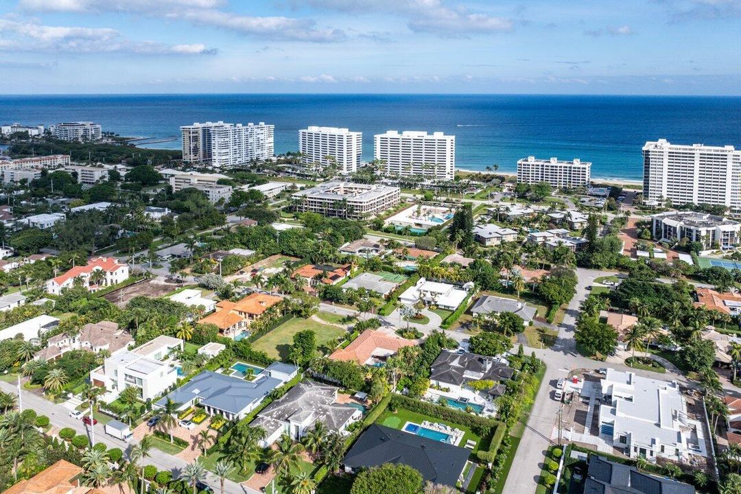 For Sale: $3,895,000 (4 beds, 4 baths, 3078 Square Feet)