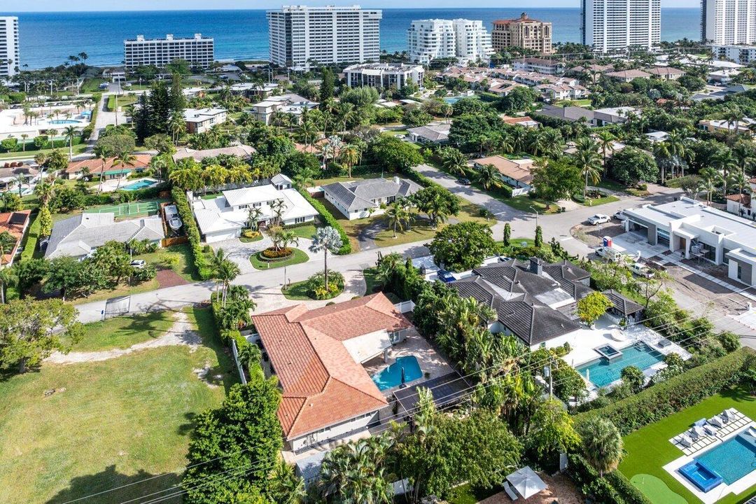 For Sale: $3,895,000 (4 beds, 4 baths, 3078 Square Feet)