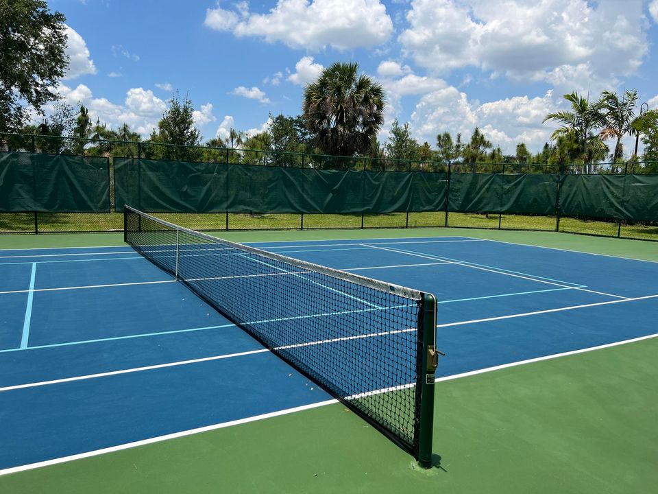 For Rent: $5,100 (6 beds, 4 baths, 2931 Square Feet)