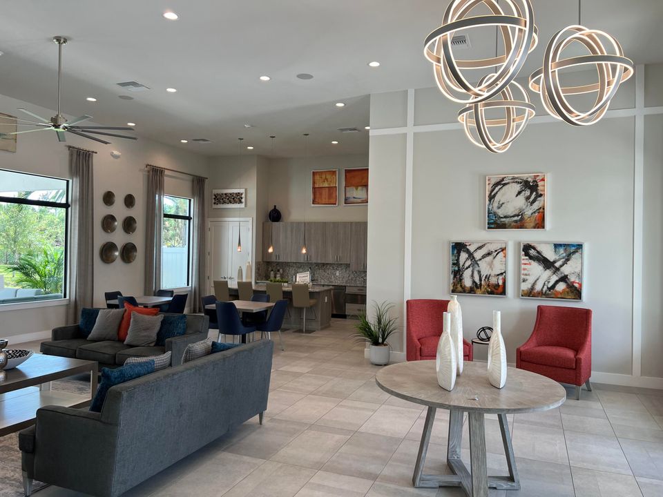 For Rent: $5,100 (6 beds, 4 baths, 2931 Square Feet)