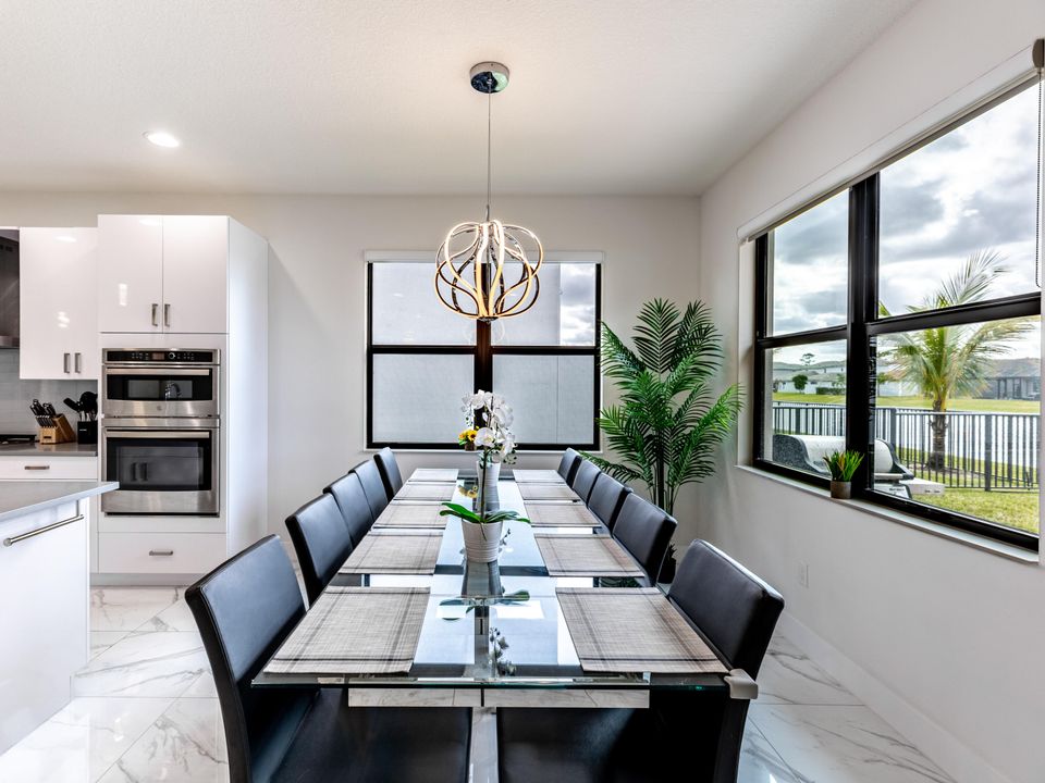 For Rent: $5,100 (6 beds, 4 baths, 2931 Square Feet)