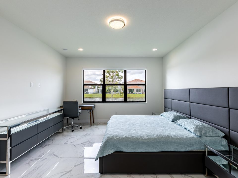 For Rent: $5,100 (6 beds, 4 baths, 2931 Square Feet)