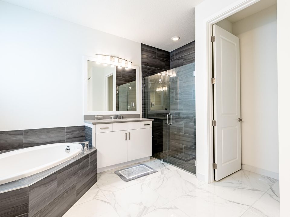 For Rent: $5,100 (6 beds, 4 baths, 2931 Square Feet)