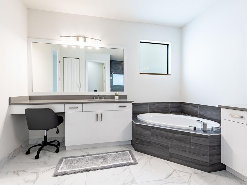 For Rent: $5,100 (6 beds, 4 baths, 2931 Square Feet)