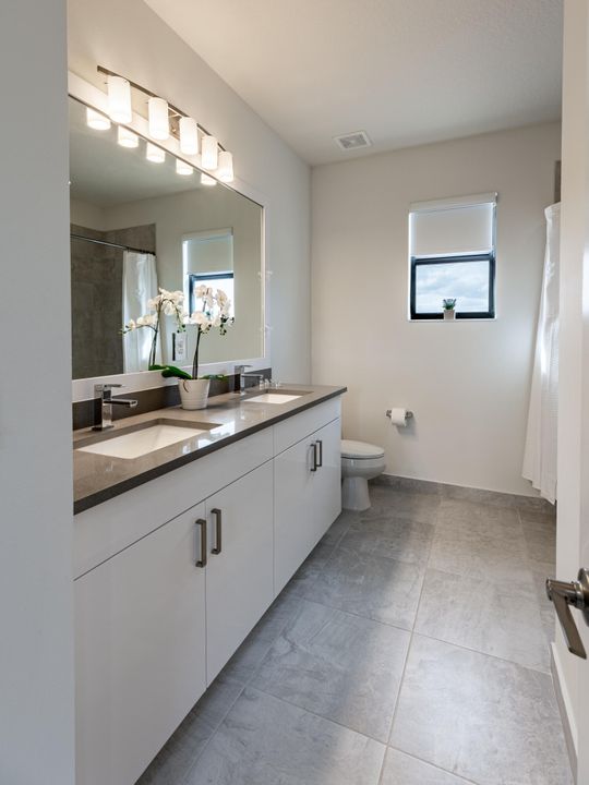 For Rent: $5,100 (6 beds, 4 baths, 2931 Square Feet)