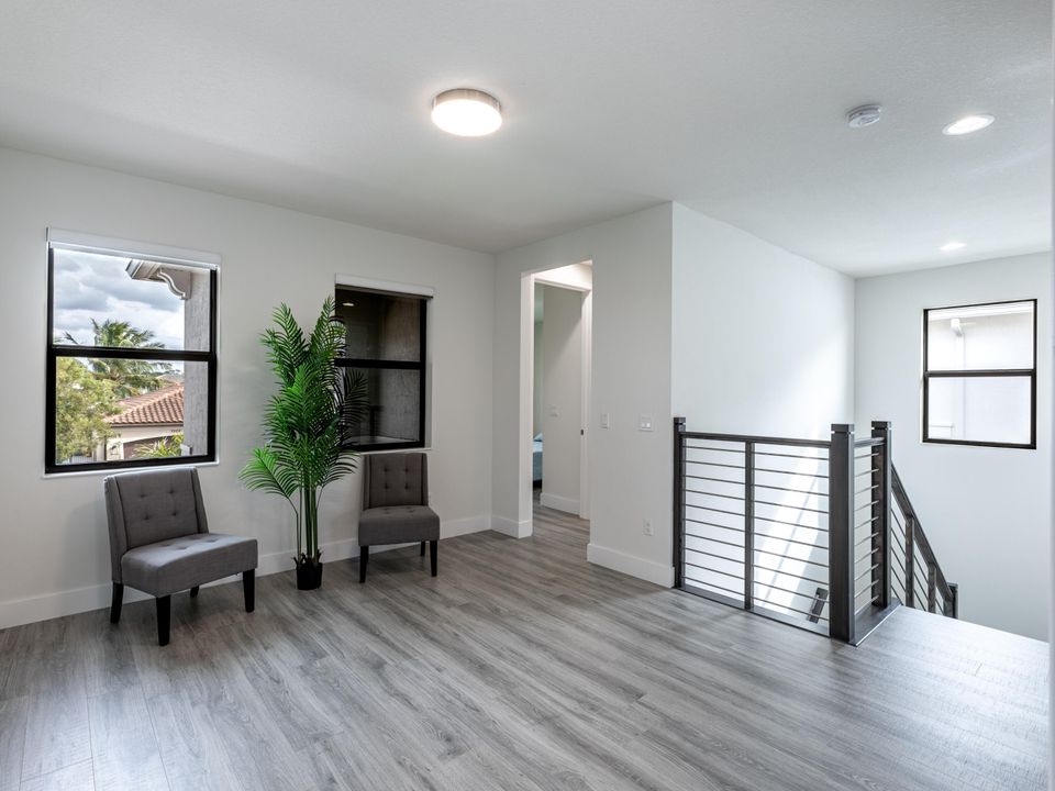 For Rent: $5,100 (6 beds, 4 baths, 2931 Square Feet)