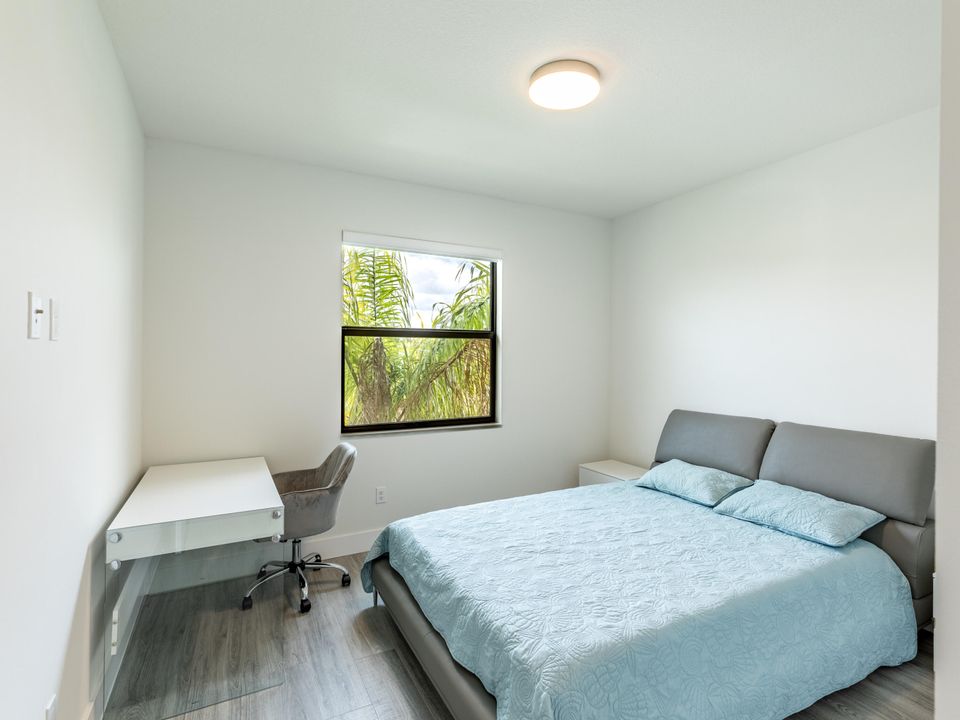 For Rent: $5,100 (6 beds, 4 baths, 2931 Square Feet)