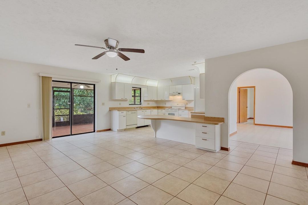 For Sale: $299,900 (3 beds, 2 baths, 1736 Square Feet)