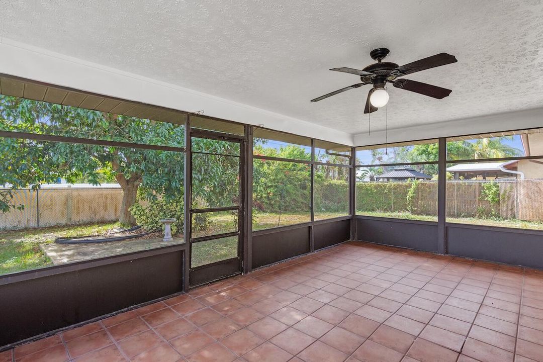 For Sale: $299,900 (3 beds, 2 baths, 1736 Square Feet)