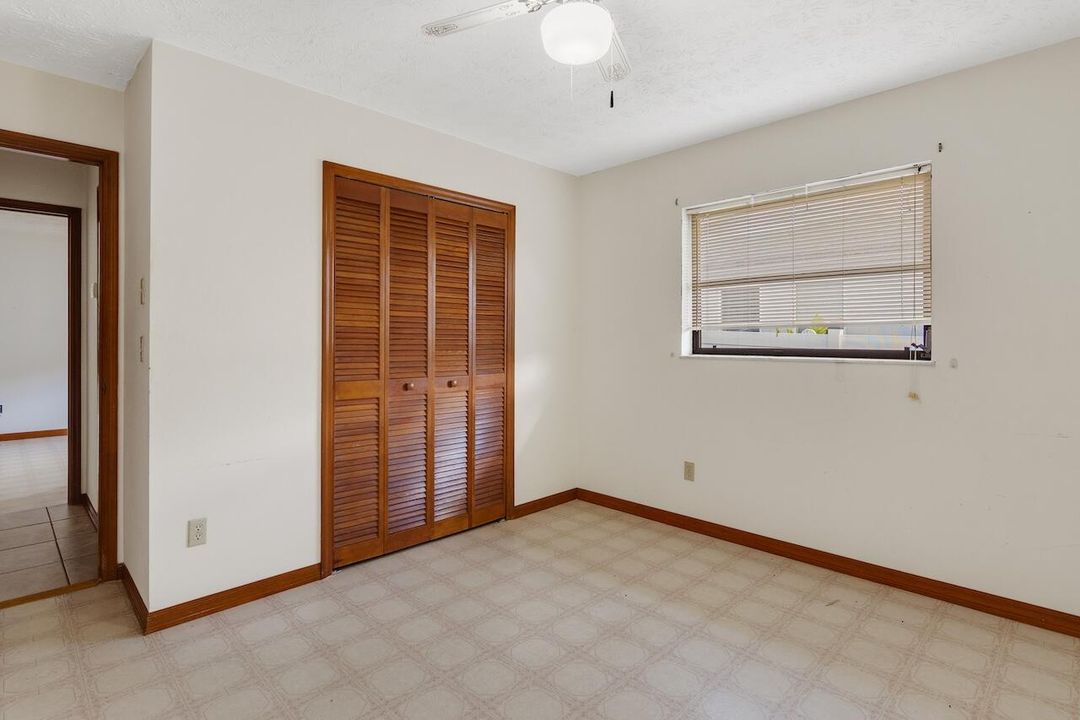 For Sale: $299,900 (3 beds, 2 baths, 1736 Square Feet)