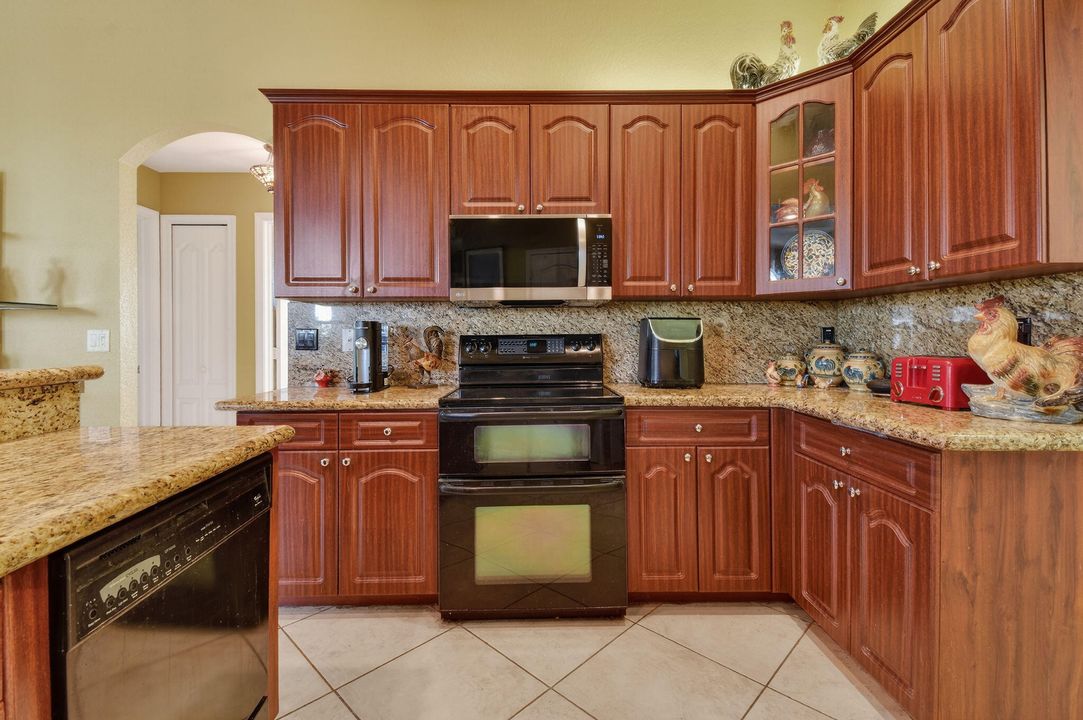 For Sale: $685,000 (3 beds, 2 baths, 2226 Square Feet)