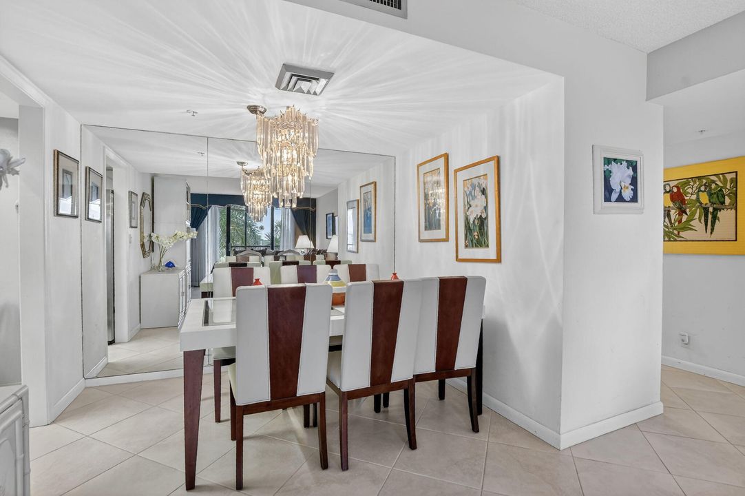 For Rent: $2,750 (2 beds, 2 baths, 1050 Square Feet)