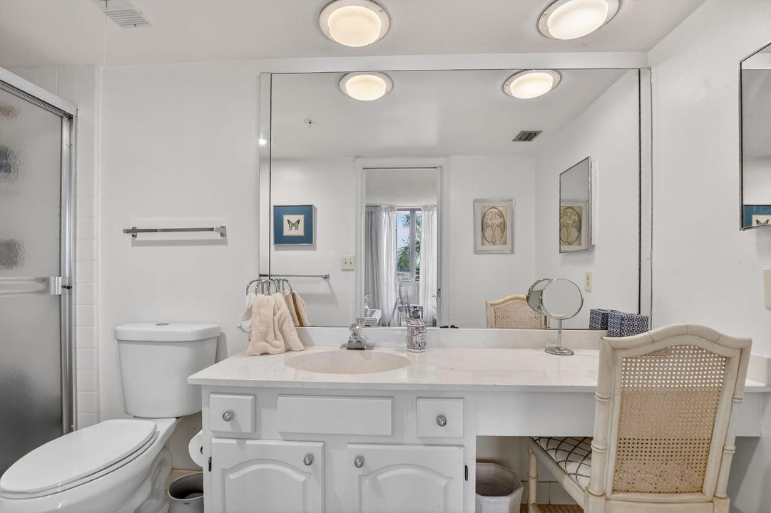 For Rent: $2,750 (2 beds, 2 baths, 1050 Square Feet)