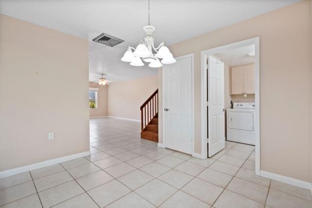 En Venta: $245,000 (2 camas, 2 baños, 1374 Pies cuadrados)