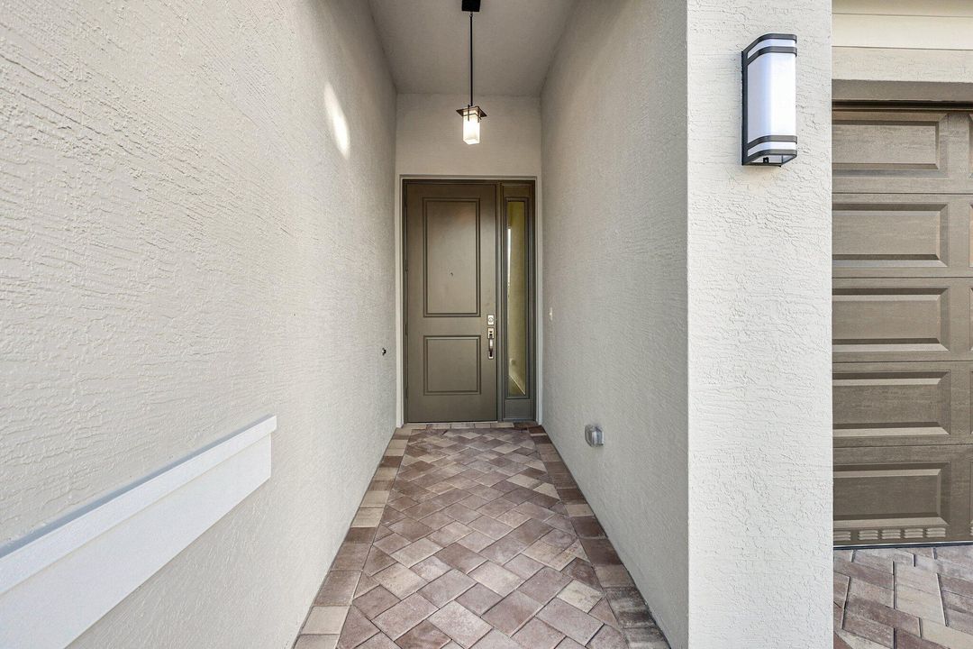 For Rent: $3,400 (2 beds, 2 baths, 1753 Square Feet)