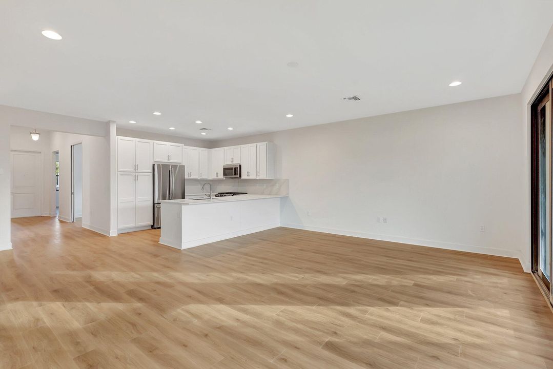 For Rent: $3,400 (2 beds, 2 baths, 1753 Square Feet)