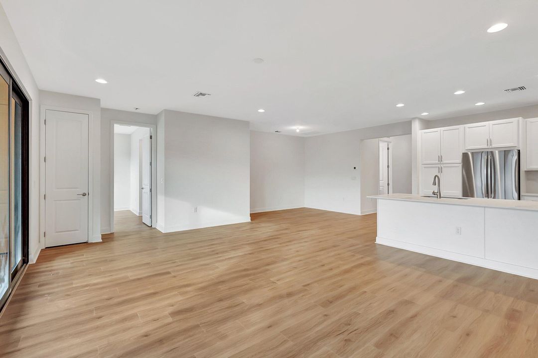 For Rent: $3,400 (2 beds, 2 baths, 1753 Square Feet)