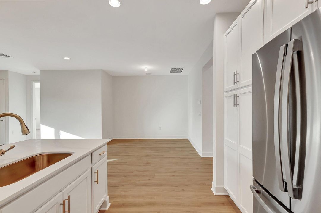 For Rent: $3,400 (2 beds, 2 baths, 1753 Square Feet)